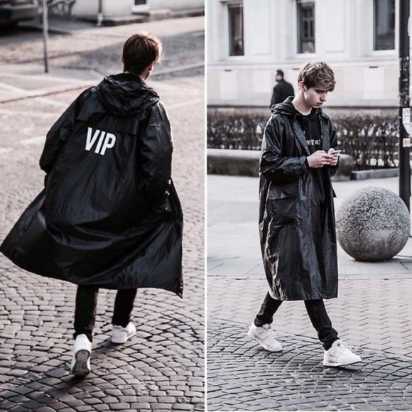 Reclaimed Vintage Other - RECLAIMED VINTAGE 100% POLYESTER Maxi Length Raincoat Size M/L VIP Graphic